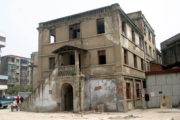 在丹江路建設(shè)新院