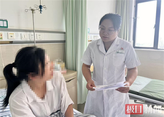 【極目新聞】一手治病，一手暖心，“愛嘮叨”的女醫(yī)生榮獲醫(yī)師奉獻獎