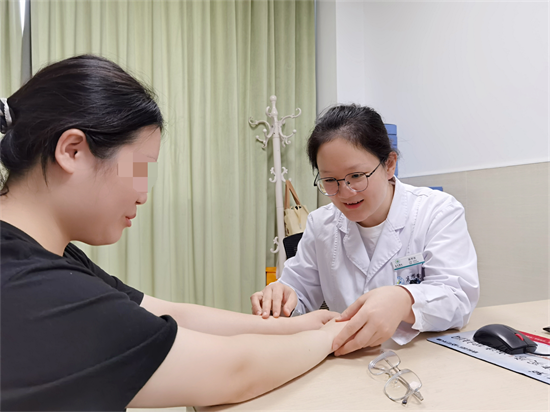 【中新網(wǎng)】襄陽醫(yī)師聶夢茜：十六載堅守詮釋“無怨無悔”