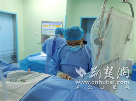 【荊楚網(wǎng)】實(shí)力見(jiàn)證！襄陽(yáng)六院腦科中心成功“破局”兩例急危腦病難題