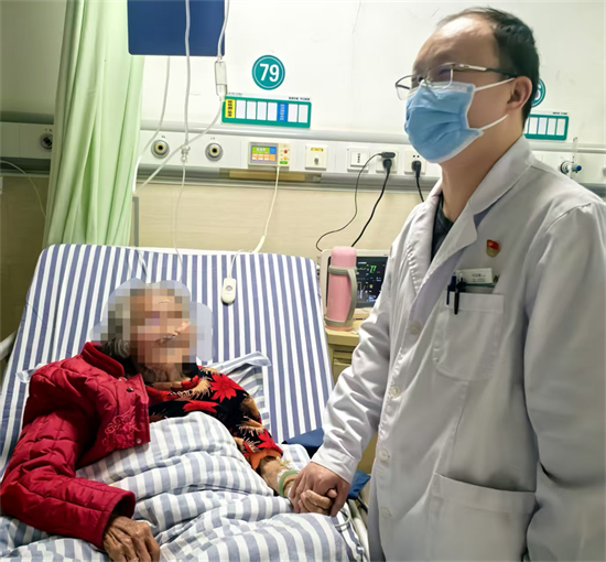 92歲，急性心梗！這場生命接力救了她！